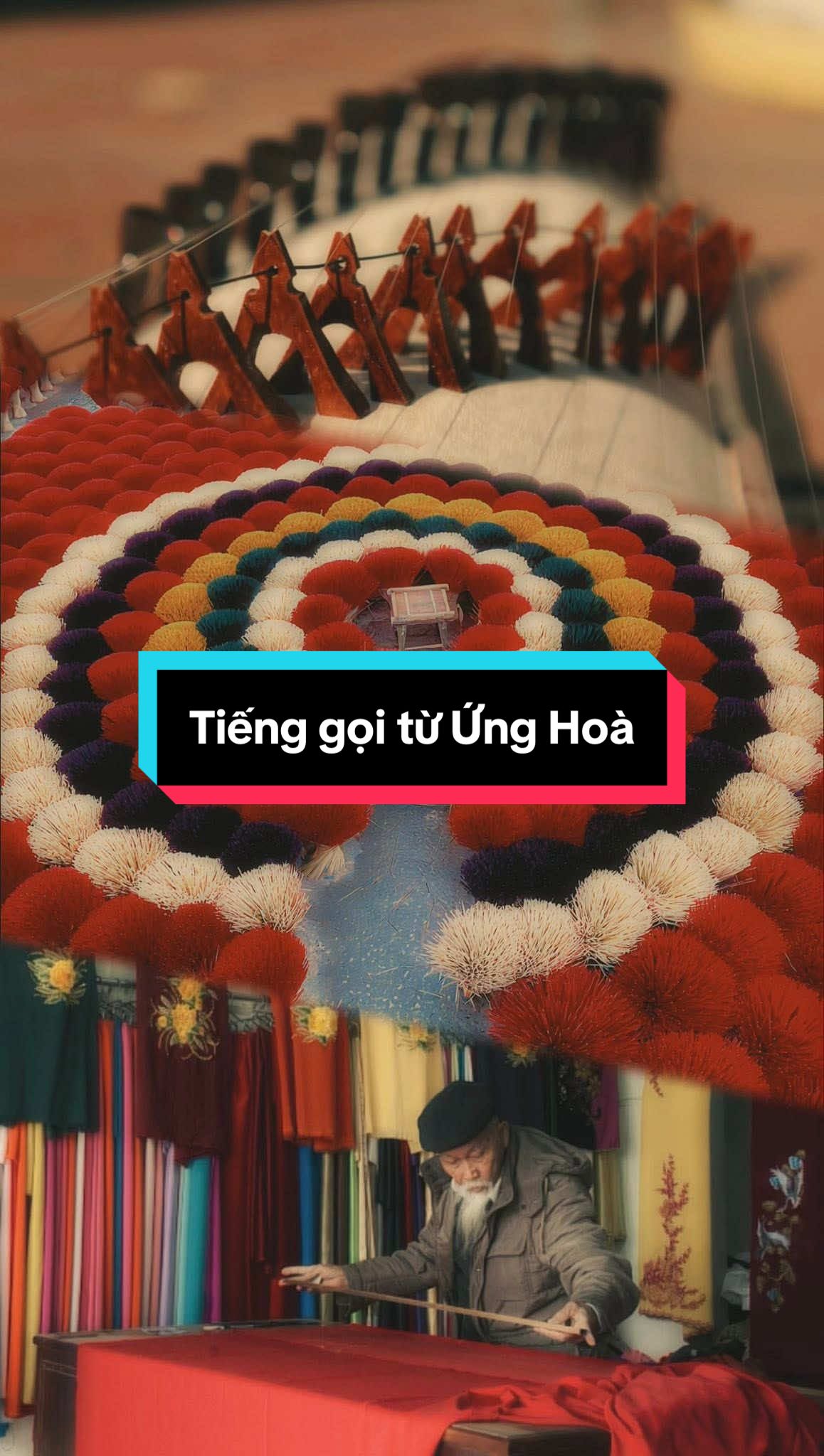 Chưa bao giờ mình có một chuyến đi mà cảm xúc lại có sự tương phản mạnh mẽ như vậy… Choáng ngợp vì sự rực rỡ của Làng Hương Quảng Phú Cầu Đắm say trong sự mềm mại của những tà áo dài tại Làng May Trạch Xá Rồi “lặng” người tại Làng Đàn Đào Xá - nơi mà chỉ còn một nhà níu giữ âm thanh của di sản. Ba làng nghề với những câu chuyện khác nhau đã tạo nên nguồn ký ức vô cùng đẹp đẽ giữa những vội vàng của Hà Nội. Hãy cùng nhau tìm về, chia sẻ để gìn giữ văn hoá dân tộc nhé! #HanoiHiddenGems #LangNgheVietNam #LinhhonHaNoi #KhamPhaUngHoa #VietnamTravel 