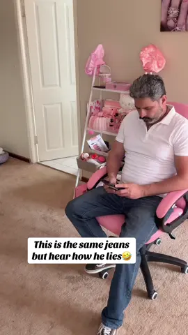 Now see how he throws me up with his words 🤣🤣🤣🤣#liar #conartistcomedy #fakecompliments #marriagecomedy #comedy 