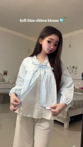 Blouse ini tuh definisi “effortless pretty” 💫 #outfitideas #outfitinspo #blousewanita #ribbonblouse #koreanoutfit 