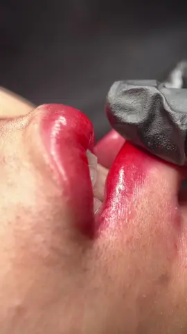 Hôm nay thử đăng môi xem có viral không mong tiktok độ em🥰#vairal #phuxamtunhien #viraltiktok 