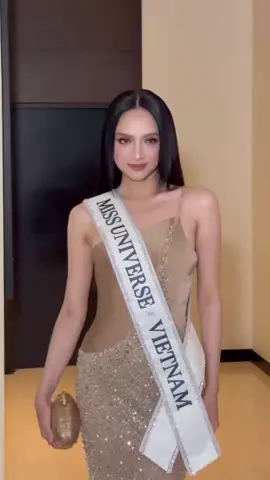 Nhan sắc dịu dàng, thanh thoát của Hương Giang trong layout thứ 3 tại buổi lễ trao sash Day 3 Miss Universe 2025 #HuongGiang #MissUniverse2025 #MissUniverseVietnam #The74thMissUniverse 
