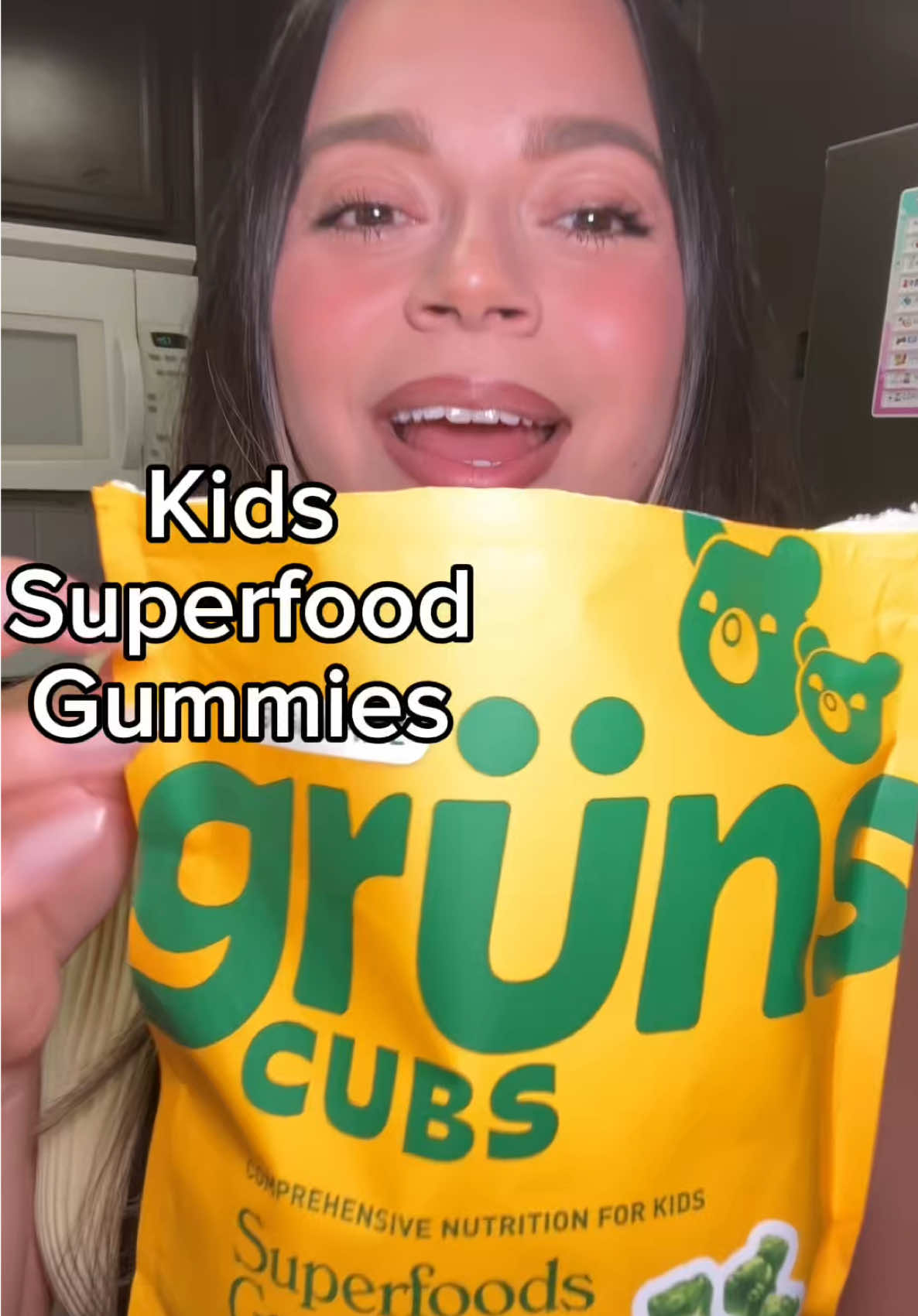 Getting your littles to eat their greens? Say less 😅 These Grüns Cubs gummies are packed with 21+ vitamins, fruits, veggies, mushrooms & adaptogens — and they’re sugar-free 🙌 A total win for mama! #HealthyKids #MomApproved #GreensForKids #DailyVitamins #GrunsCubs 