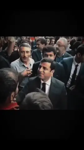 Sayın Devlet bahceli'nin yaptığı konuşmada selahattin demirtaş'ın tahliyesi türkiye için güzel bir vesile olur sözlerinde bulundu. #selahattindemirtas #kesfet #selahattindemirtas #kesfetteyiz #figenyüksekdag 