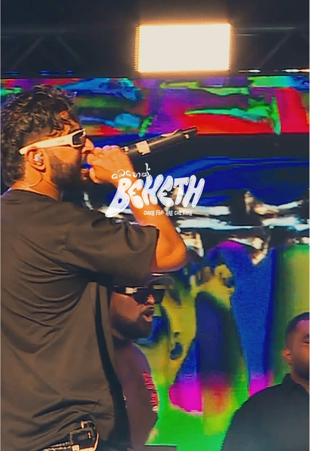“Baby Gahapiya” 🔥💀 When 01 PUNCHI MALITH said it — the tower shook. A true BEHETH moment. 💊 BEHETH - Sri Lanka’s Highest Stage for Hip-Hop 🩸 Beverage Partner: Elephant House 💎 Jewelry Partner: Silver Sparkles 💈 Grooming Partner: Salon Zero 📱 In Partnership with OPPO 🎧 Supported by Decibel @BabeOnDaBeat @01 Punchi Malith @Chathuwa Padanama 11:11 @Colombo Lotus Tower #BEHETH2025 #TheCureForTheCulture #SriLankanHipHop