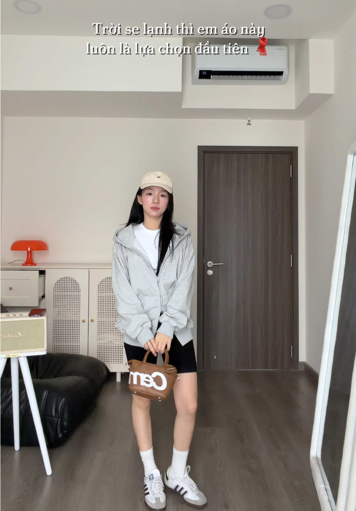 +1 chiếc áo khoác không thể thiếu mùa Thu Đông này😉 #cemmery #hoodie #outfit #fyp 