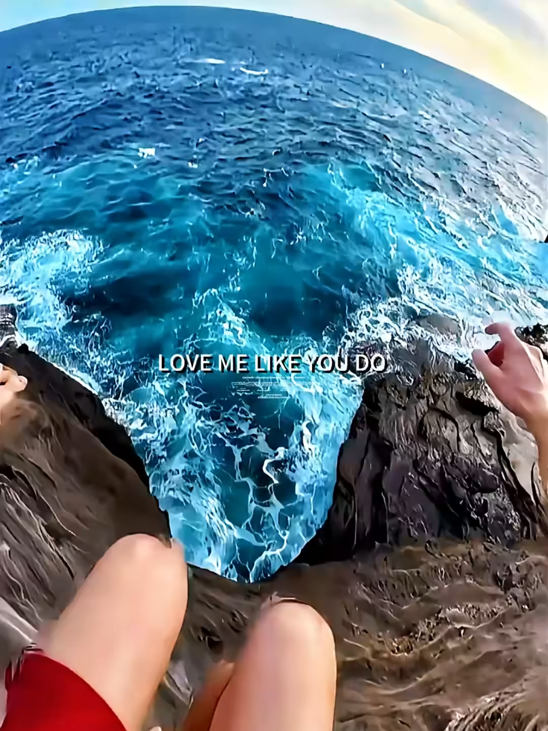 Con bạn có từng rụt rè, dễ nản lòng và khó bày tỏ cảm xúc? ♻️ Ba mẹ nào cũng mong muốn con lớn lên vui vẻ, hạnh phúc và tự tin. Nhưng đôi khi, ẩn sâu trong lòng con lại là những nỗi lo lắng và sợ hãi mà ba mẹ khó nhận ra. 👉 Tham khảo ngay bộ “Truyện tranh giúp bé phát triển tâm lí” tại đây: Nếu con không được hướng dẫn đúng cách, con sẽ dễ: - Tự ti, không tin vào chính mình - Nhút nhát, không dám nói lên ý kiến - Khó kiểm soát cảm xúc, dễ bỏ cuộc khi gặp khó khăn 🌟 Cuốn sách “Truyện tranh giúp bé phát triển tâm lí” sẽ giúp con: - Học cách kiểm soát cảm xúc và biết ơn cha mẹ - Hình thành thói quen, hành vi tốt - Phát triển đồng đều 5 khía cạnh tâm lí: học tập, giao tiếp, thấu cảm, quản lý cảm xúc, tư duy sáng tạo - Tự tin hơn, mạnh mẽ hơn trên hành trình trưởng thành 💝 Đừng để những nỗi lo âm thầm cản bước con. Hãy trao cho con món quà ý nghĩa này để con vững vàng hơn trong cuộc sống