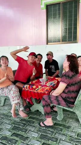 Làm sao để lấy chén ra ngoài cây chân nhang