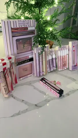 Tarte is coming in HOT with the holiday collection!!! They’re not only beautiful, but they are discounted!!! Collect them all!! @tarte cosmetics #tarteholidaychallenge #tartekindnesscafe #tartexdunkin #tartemaracujajuicylip #tarteholidaysets 