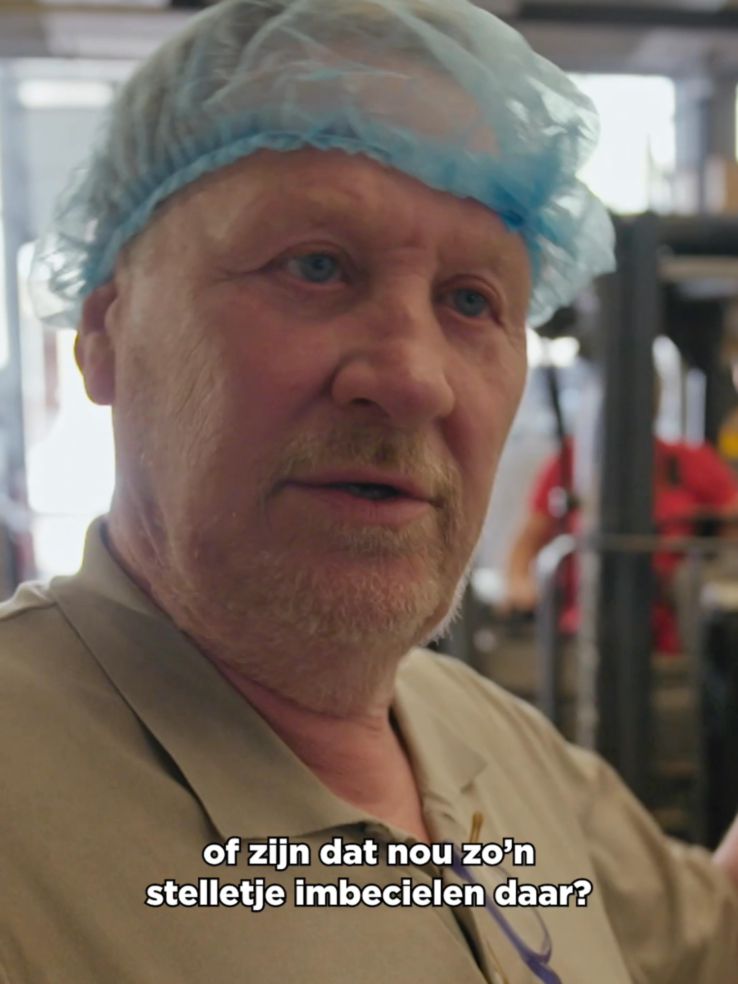 ‘Ben ik nou zo slim of zijn dat nou zo’n stelletje imbecielen daar?’ 🥴 #deaugurkenkoning #realitytv #kesbeke #amsterdam #kapot Augurkenkoning Oos Kesbeke maakt zich klaar om zijn imperium over te dragen aan Camiel en Silvian. Met nieuwe machines en een loyaal team start het vierde augurkenhoogseizoen, maar er gaat het nodige mis. Een eerlijk kijkje achter de schermen van een familiebedrijf vol traditie en uitdagingen. Elke woensdag om 20.30 uur, bij RTL 4 en Videoland.