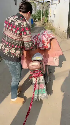 Unexpectedly, my husband gave me a huge surprise!😂😂😂#funny #funnyvideo #commedy #commedyvideo #mrpippibear #pippibear #cutebaby #socute #creativestyling #humancub #healingsmiling