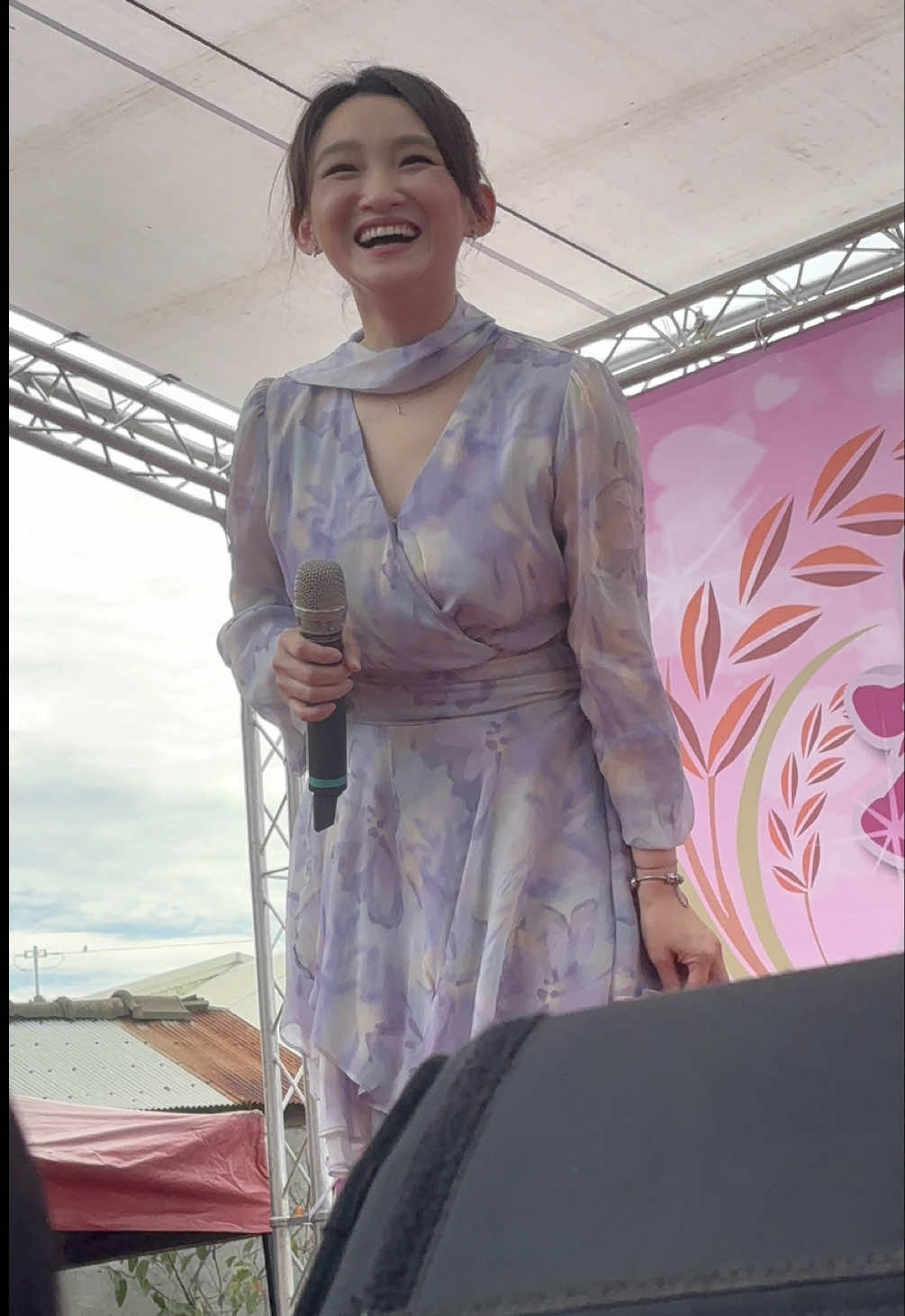 林良歡 - 望月想你 仙女笑容真的好甜❤️ 隨著優美歌聲&輕快旋律✨渲染好心情吧☺️ #林良歡 #望月想你 #蔡小虎