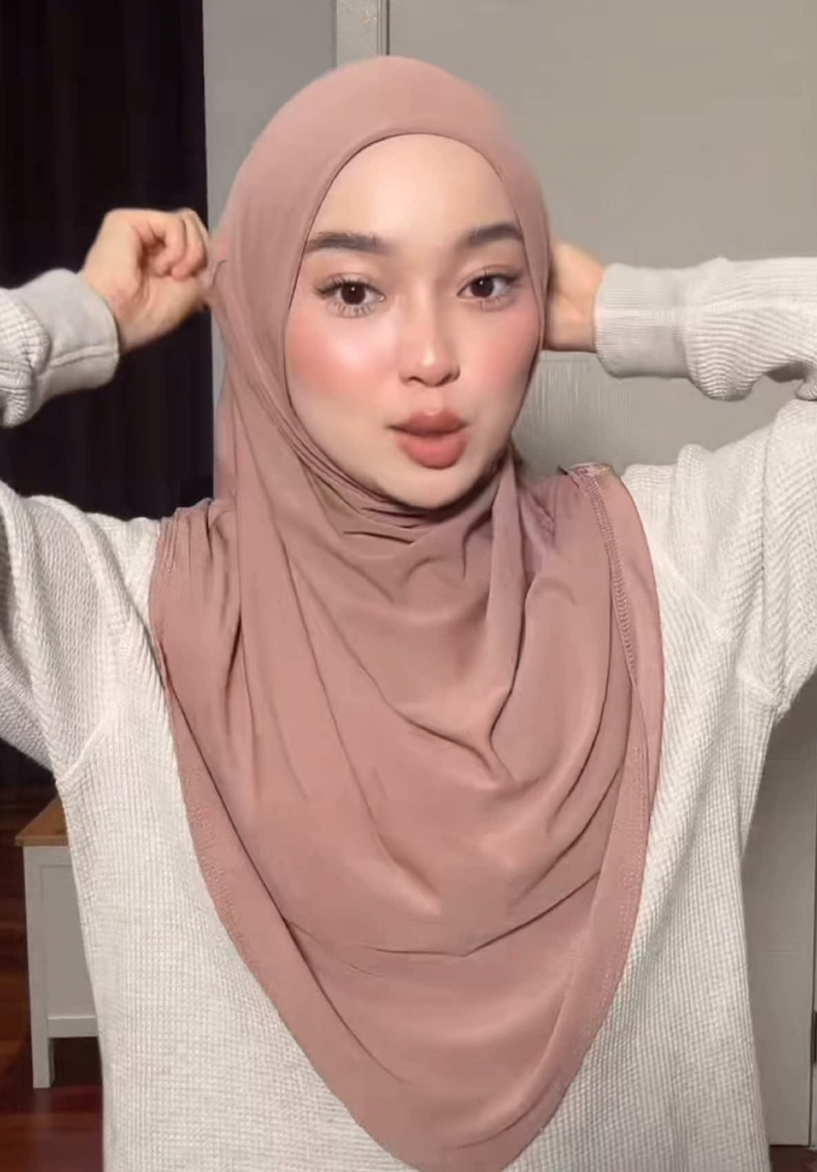 Tudung sarung instant material mosscrepe viral #tudungsarung #tudunginstant #tudungsarungmurah #tudungsarunginstant #tudungsarungviral 