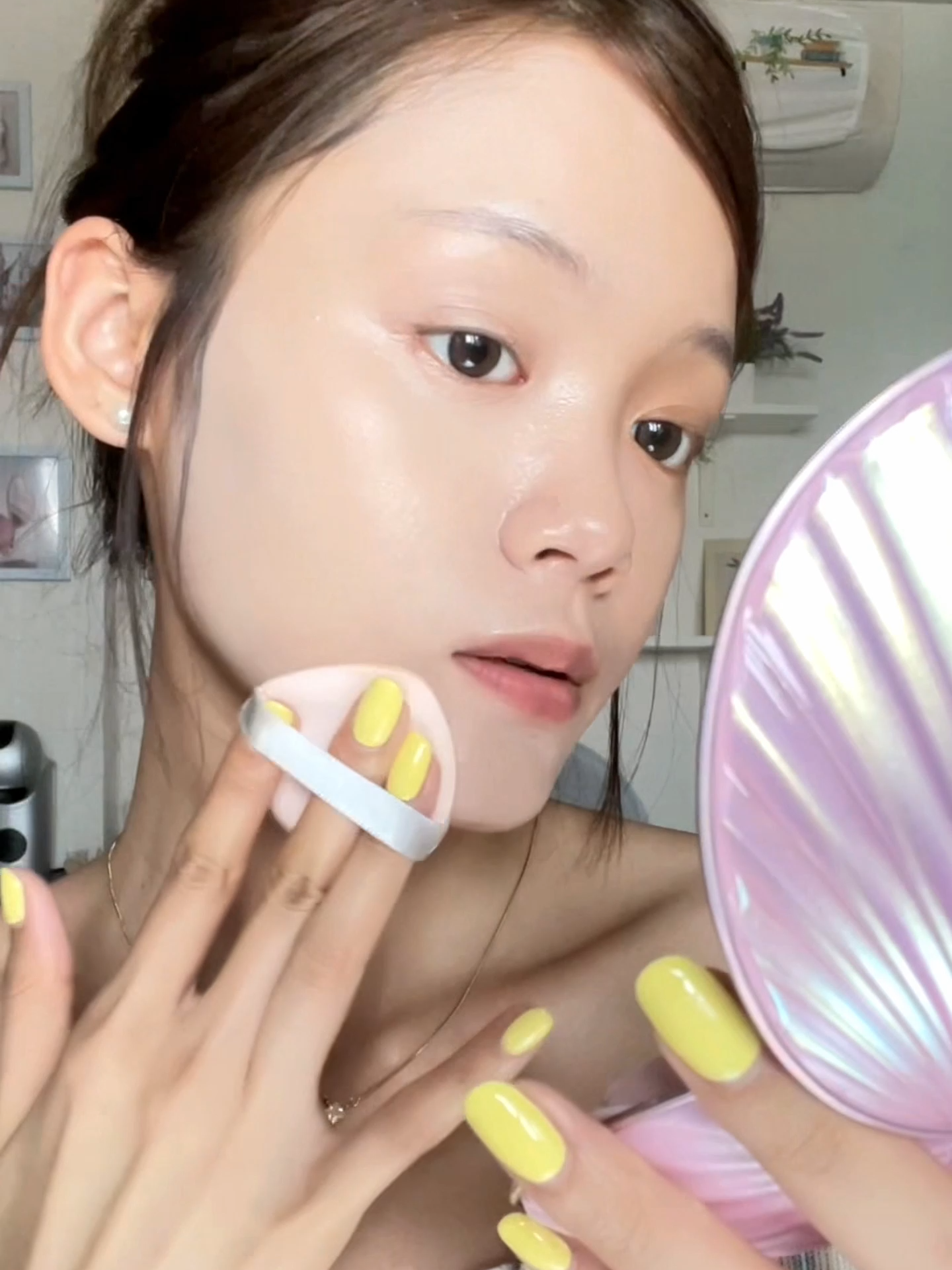 เพคเกจจิ้งที่ใครเห็นก็ต้องเลิฟฟ มาพร้อมแป้งในตัว พร้อมมอบความเป๊ะให้สาว ๆ แบบสองเท่า 🤩 #barenbliss #barenblissth⁣ #barenblissแบร์แอนด์บลิซ #barenblissbettermecushion #คุชชั่น2inปัง