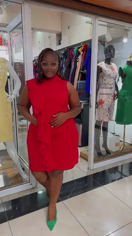 ✅ Super Quality #Thrifted #Dress Available ✅ Size 16 ✅ Price:kes 3000  ✅ DM or Whatsapp 0716960701 📌 Platinum Plaza. Shop 404