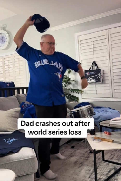 Blue Jay fan crashes out #BlueJays #MLB #FanReaction #WorldSeries2025#WorldSeries #Heartbreak #Viral