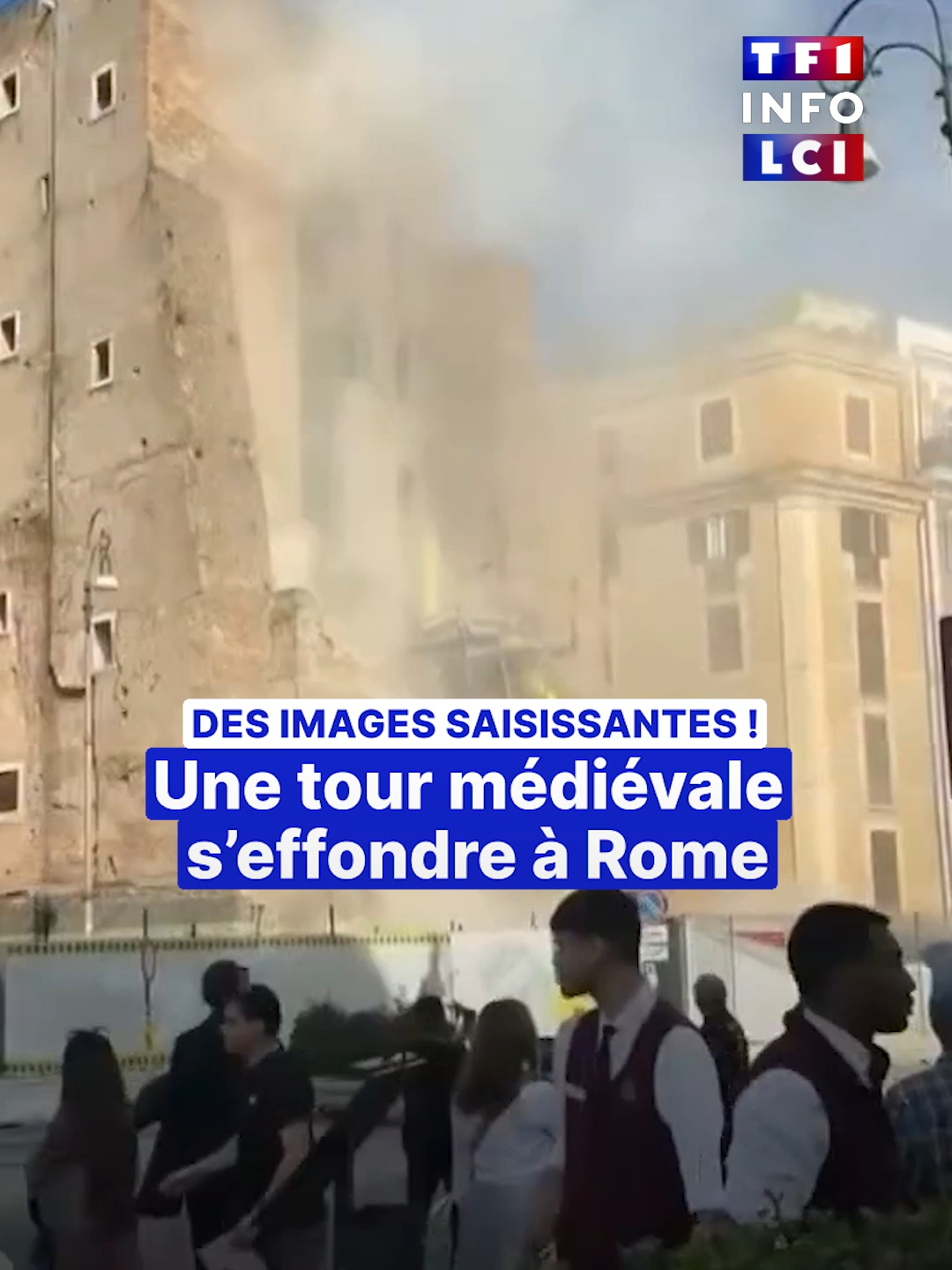 😲 Une tour médiévale en plein cœur de Rome s'est partiellement effondrée ce lundi. Piégé dans les décombres, un ouvrier a pu être dégagé dans la soirée, mais il est m*rt peu après. Trois autres hommes avaient auparavant été évacués, dont un dans un état critique. #info #tf1 #rome