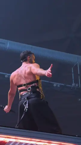 La carne il sangue le vene 🔥 #marcomengoni #MengoniLive2025 #lacasaazul @Marco Mengoni 