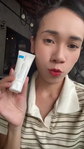 Đang có deal mua 1 tặng 1 chính hãng nhe mấy bà #larocheposayvn #cicaplast #CapCut 