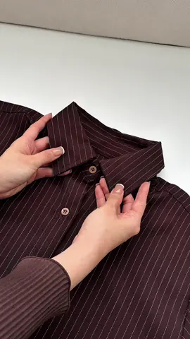 Obsesi banget sama warna: dark chocolate, espresso, dark brown 🤎🍫☕️  #KemejaWanita #AtasanWanita #KemejaBasic #KemejaSalur #KemejaStripe 