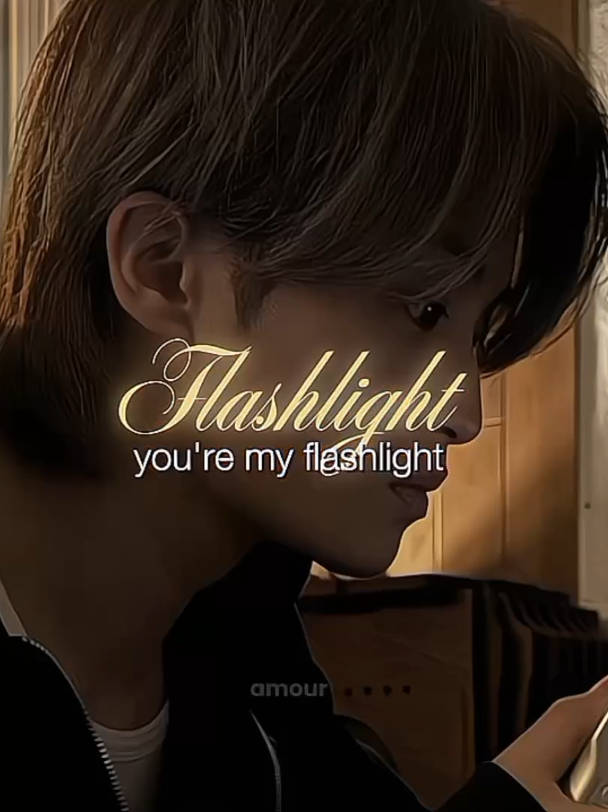 i'm stuck in the dark, but you're my flashlight🥹❤️‍🩹 #marklee 