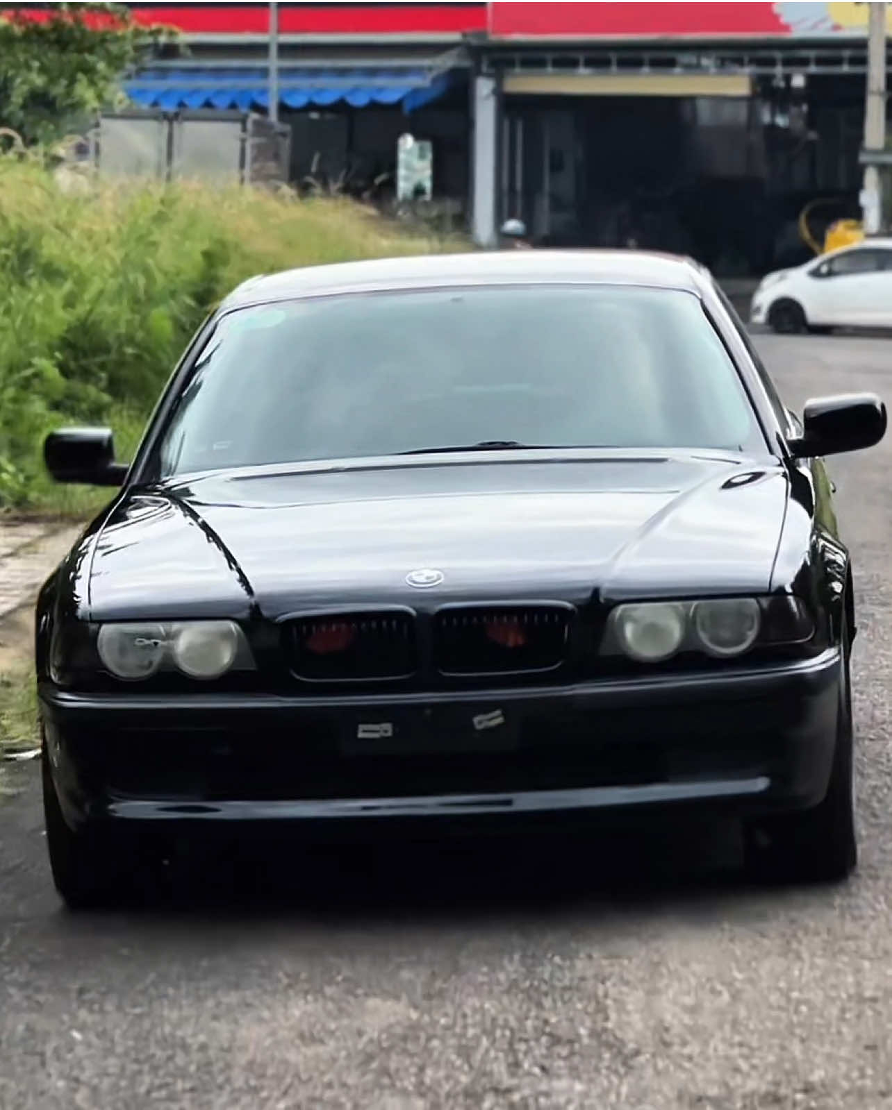 Hồi xuân con xe 9x. Nhìn như Mafia ae nhỉ? #trungtamchamsocxevuongtrong #detailing #sơnxechuyênnghiệp #đồngsơnxeôtô #BMW 