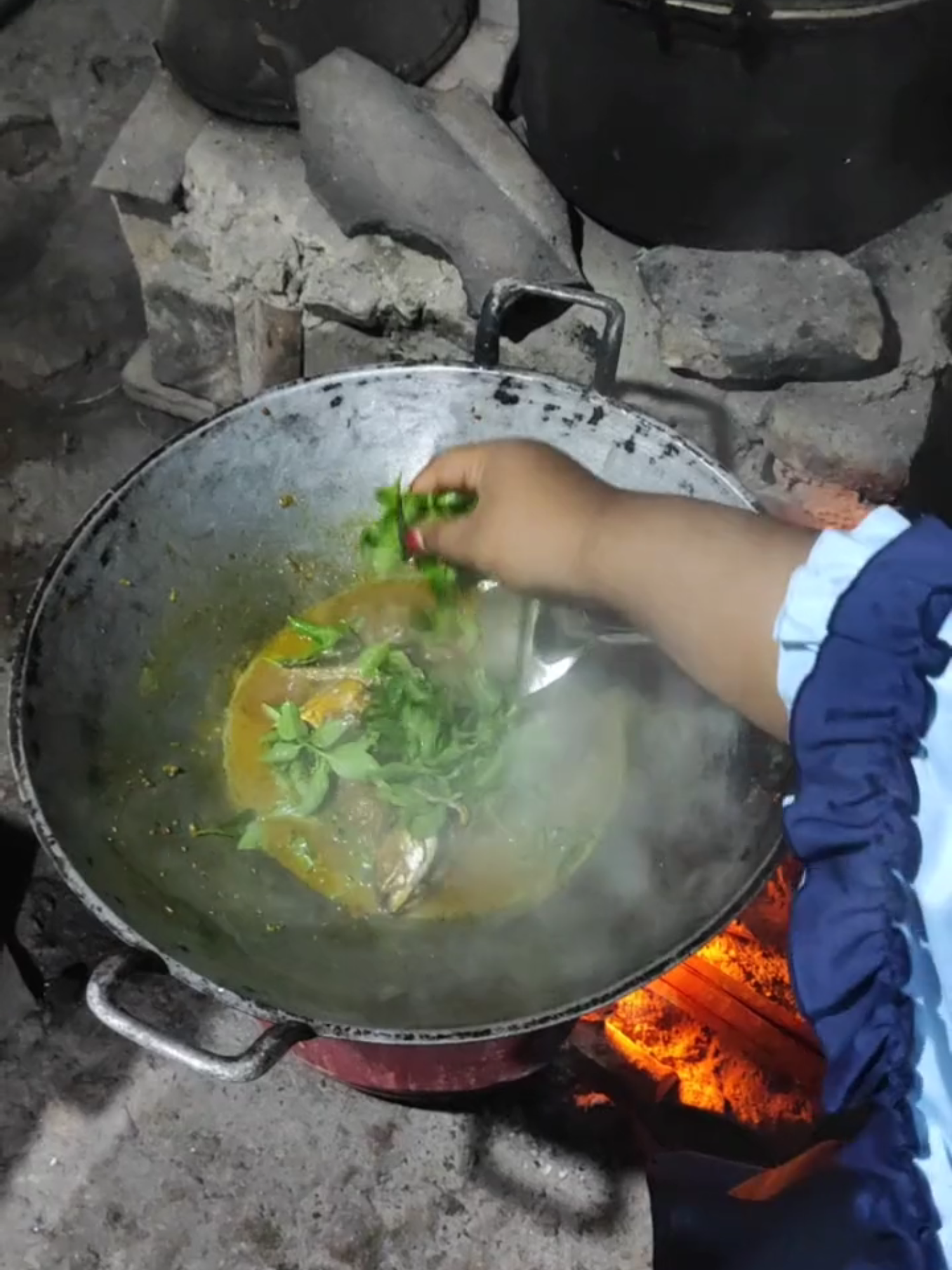 Masak Ikan kuah Kuning di Dapur Pedesaan  #masakanindonesia  #masakansederhana  #hidupdidesa  #kampunghalaman