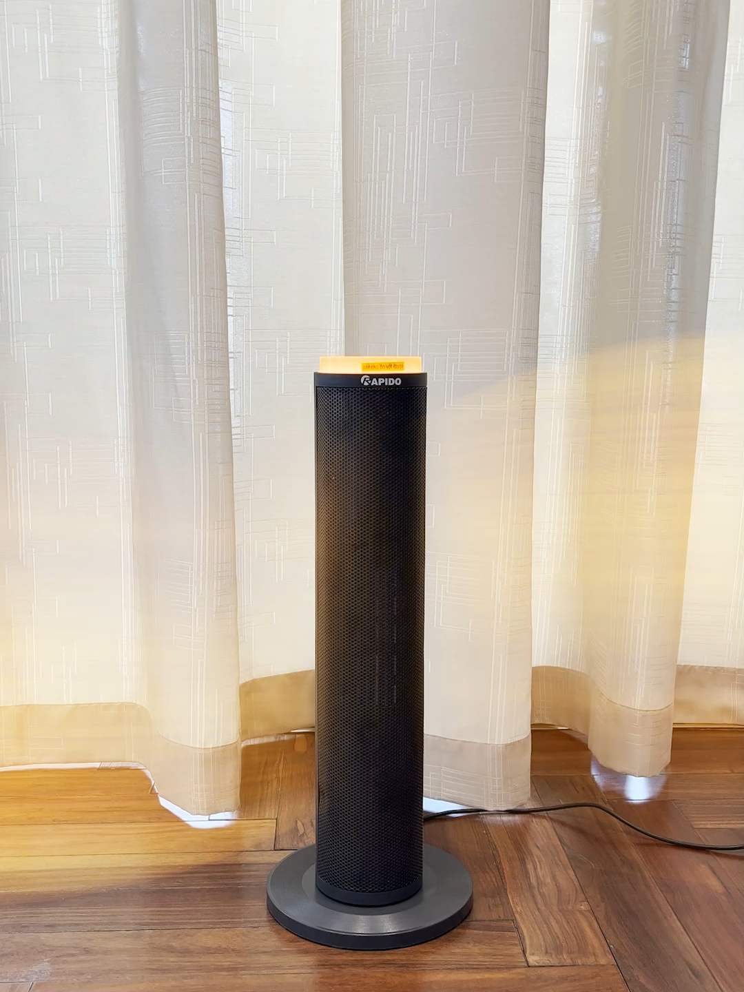 Trời lạnh rồi, đừng để cái rét len vào từng góc nhà 🥶 Bật máy sưởi gốm Rapido, hơi ấm lan tỏa nhanh chỉ sau vài giây 🌞 An toàn – tiết kiệm – êm ái, cho cả gia đình tận hưởng một mùa đông thật dễ chịu 💛 #rapido #sưởii #viral