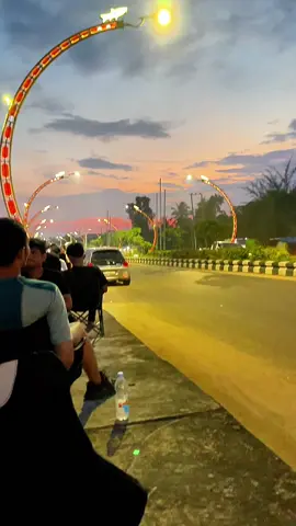 Ternyata yang terlihat tenang senang lebih banyak menyimpan sedih ragu dan bimbang tentang semua hal😌#kotasampit #senjasorehari #sampit_kalteng #fyppppppppppppppppppppppp 