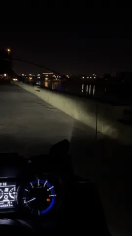 لوحدي اشرفلي 🙁✋🏻🤦🏽!#مشاهير_تيك_توك #دراجات_نارية🔥 #مشاهدات #الشعب_الصيني_ماله_حل😂😂 #fyp 