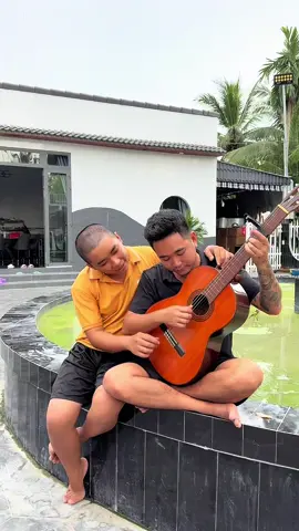 Cố ấy còn biết gõ bo nữa #leevan #thuanchua 