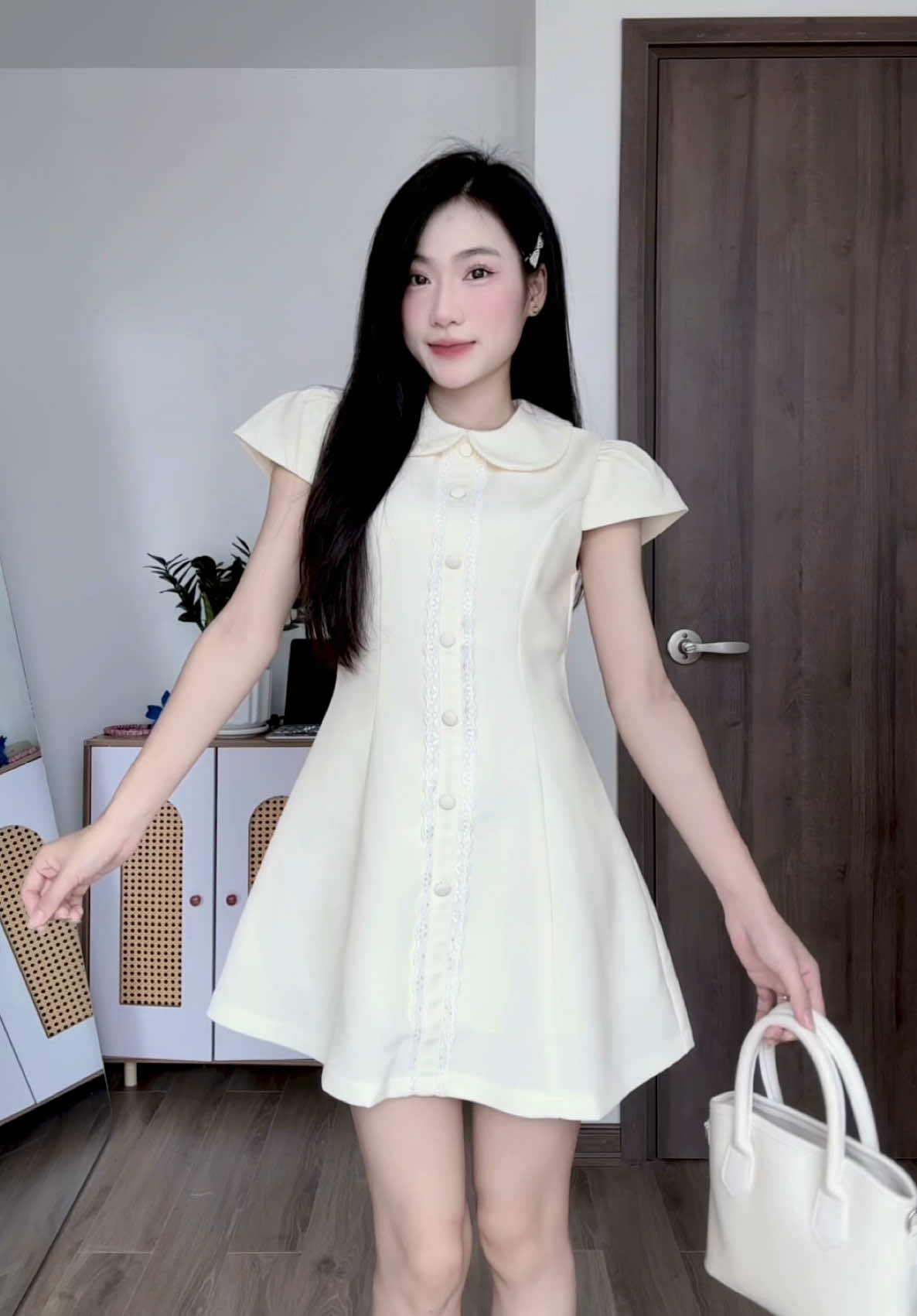 Váy xinh nhà @Felora Store chất siêu mê, form dáng đỉnh lém ạ, màu be dễ mặc, nàng nào đang tìm váy xinh mặc đi ăn cứi, đi chơi thì tham khảo em nó nha #xuhuong #homnaymacgi #outfitideas #vayxinh #felora 