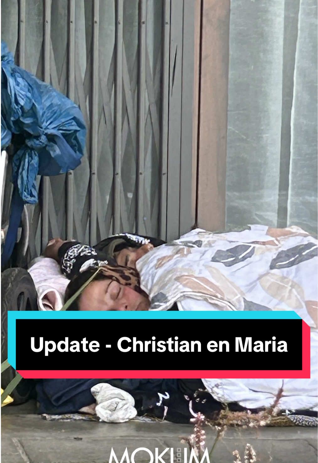 UPDATE - Cristian en Maria slapen nog steeds op straat, ondanks alle grote woorden van sommige politici over ‘goede opvang’ in het zogenaamd barmhartige Amsterdam. Instanties doen ook niets, terwijl de situatie schrijnend blijft… #dakloos #hulp #help #amsterdam #mokum 