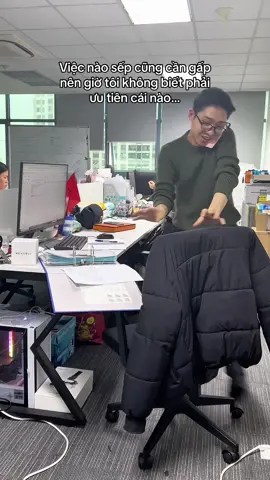 Có thể là phát điênnnn #meme #tunhienphaidilam #vanphonggenz #revcell #fyp 