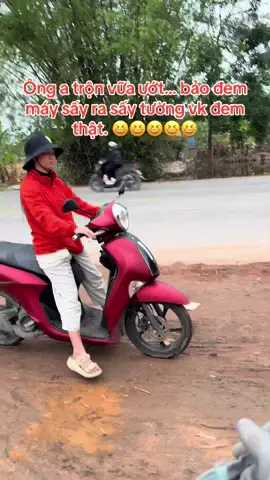 Ông a trộn vữa ướt bảo vợ đem máy sấy ra sấy tường. Vk đem thật. 🤣🤣🤣🤣