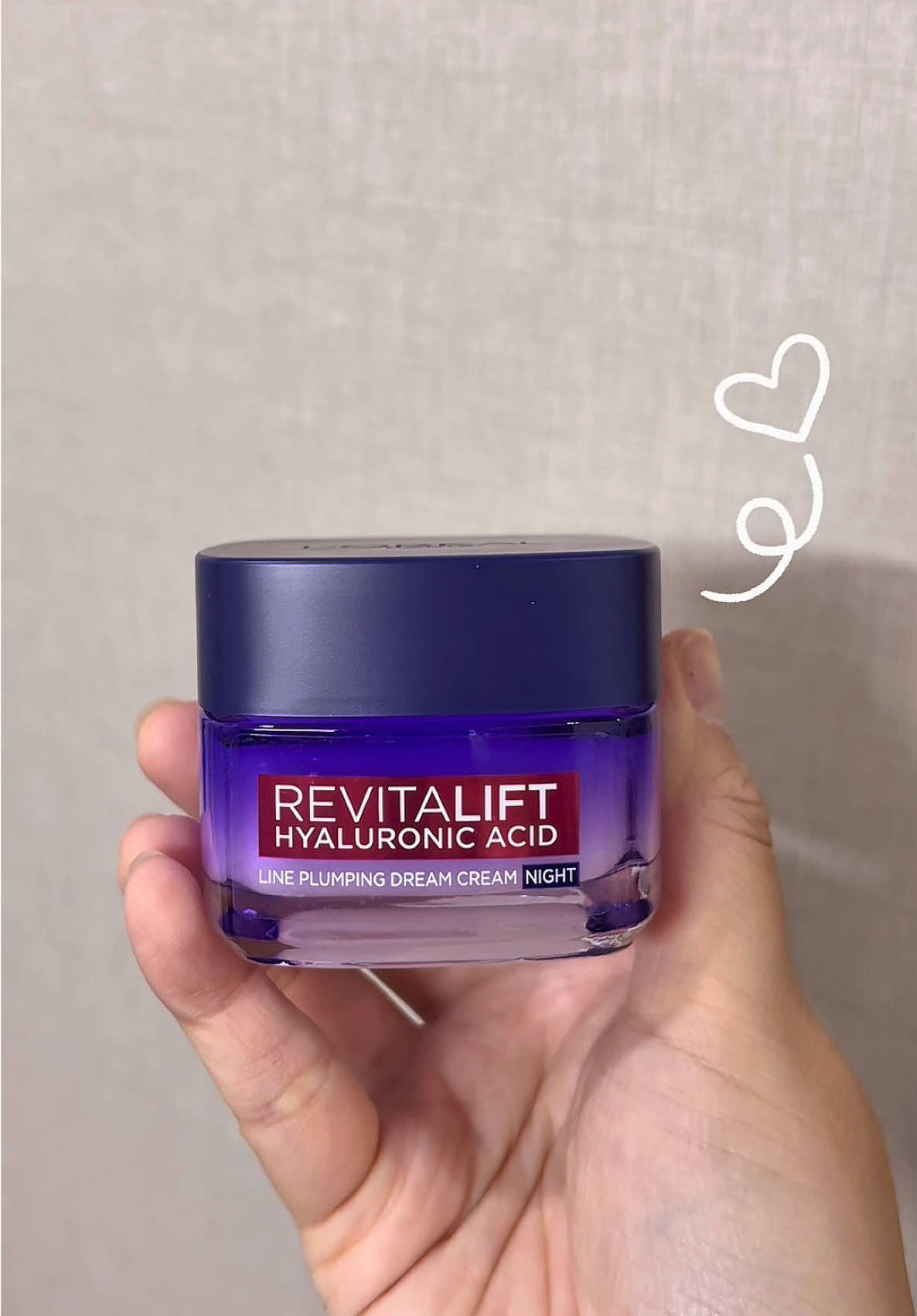 🤭 Ngủ dậy da vẫn mướt như đi spa á mấy bà ơi 💜 Bí quyết nằm trong hũ kem ngủ tím này nè – L’Oréal Revitalift Hyaluronic Acid Night Cream 🫶🏻 #CộngTácVớiLOrealParis #skincare #TiktokFinds #kemngutim #xuhuong 