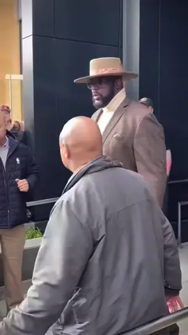 Michael Jordan once said Shaquille O’Neal is the person he respects the most.#usa #celebrity #shaquilleoneal #shaq #usa_tiktok 