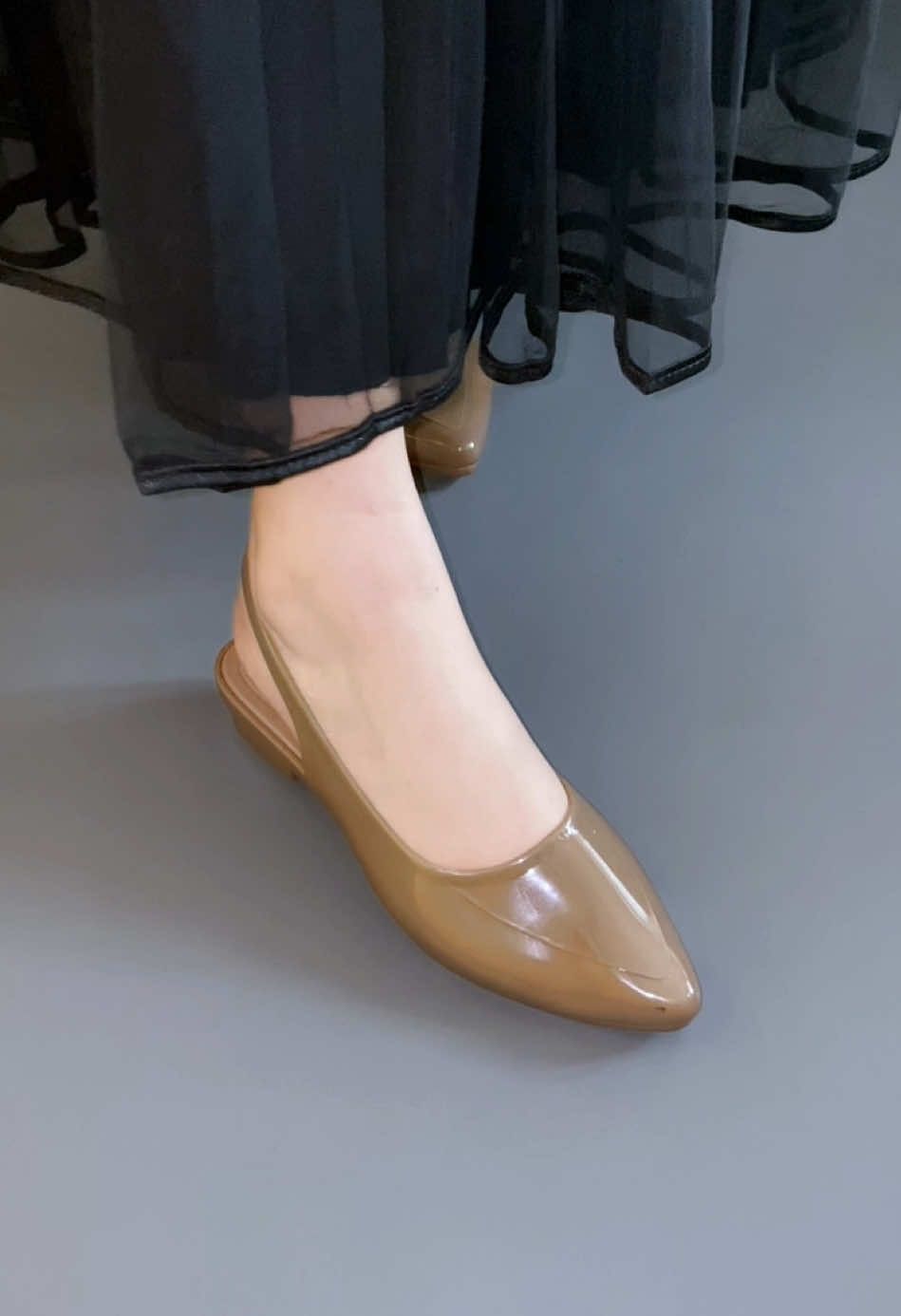 Flatshoes kerja atau ngantor cakep bgt nih mana harga nya murah bgtt 🫶🏻🥰 #sandalwanita #flatshoescantikk #flatshoeswanitamurah #flatshoes #sandalkekinian #sandalviral 