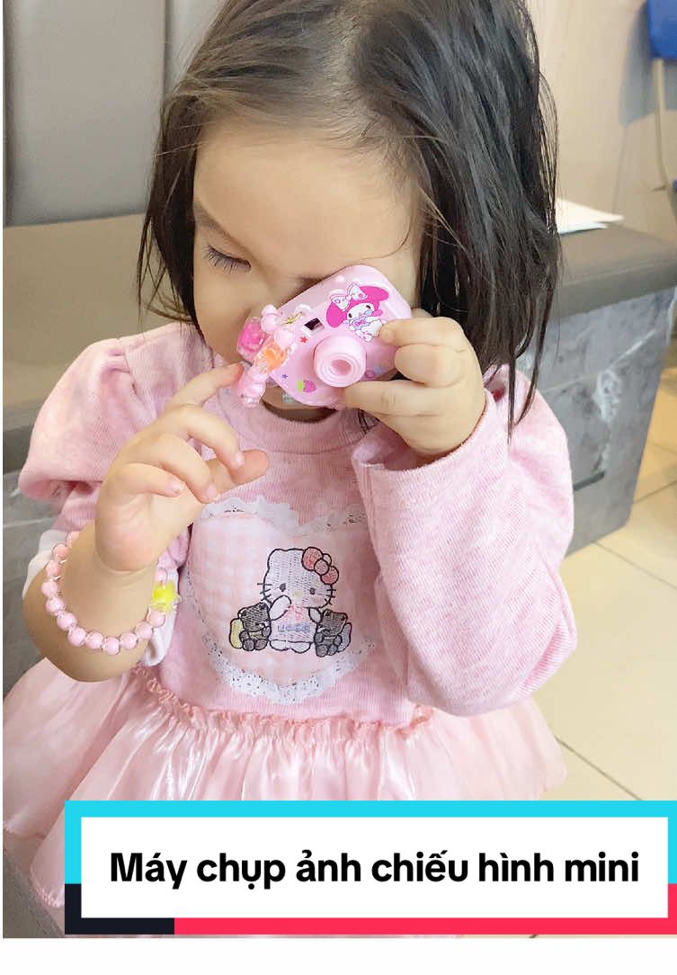 đồ chơi cho bé gái cực dễ thương với vòng cổ này vòng tay cho bé kiêm máy chiếu hình mini cho bé luôn nha#dochoibegai #dochoichobegai #maychupanhchobe #vongtaychobe #dochoitreem 