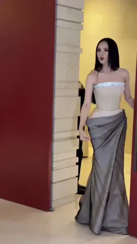 Nhan sắc dịu dàng, thanh thoát của Hương Giang trong layout thứ 4 tại buổi lễ trao sash Day 3 Miss Universe 2025 #HuongGiang #MissUniverse2025 #MissUniverseVietnam #The74thMissUniverse 