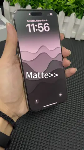 The matte finish makes my screen look premium and keeps it glare-free even under bright sunlight#ScreenProtector #MatteScreenProtector #PrivacyScreen #iphone17 #TikTokMademebuyit 