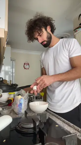 Survivördan aramadılar master chef e mi katılsam (sadece tereyağlı yumurta pişirebildiğimi söyleyerek) 🤣