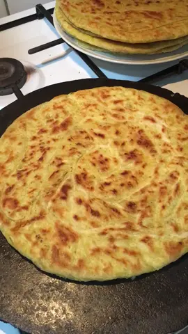 @agababa_agababa Azərbaycan mətbəxi- Bakı üsulu FƏSƏLİ Resept: Un......700qr Duz.......1 çay qaşığı Maya......5qr yaş maya( vəya 1 çay qaş quru maya) İlıq su.....350ml Yağ.....350qr Ədviyyatlar: cirə..... 2çay qaş zəncəfil.....1/2çay qaş keşniş toxumu....1çay qaş razyana....... 2çay qaş qara istiot.......1/2 çay qaş sarıkök.....1/3çay qaş duz......1silə çay qaş Videoya 💖qoymağı (bəyənməyi) unutmayın 🥰 Yaddaşa da atın ki,axtaranda tapasınız.Siz də öz bölgənizi və Fəsəlini hazırlama qaydanızı burda yaza bilərsiniz#kətə #qarabağkətəsi #şirniyyat #sirniyyat #qatqat 