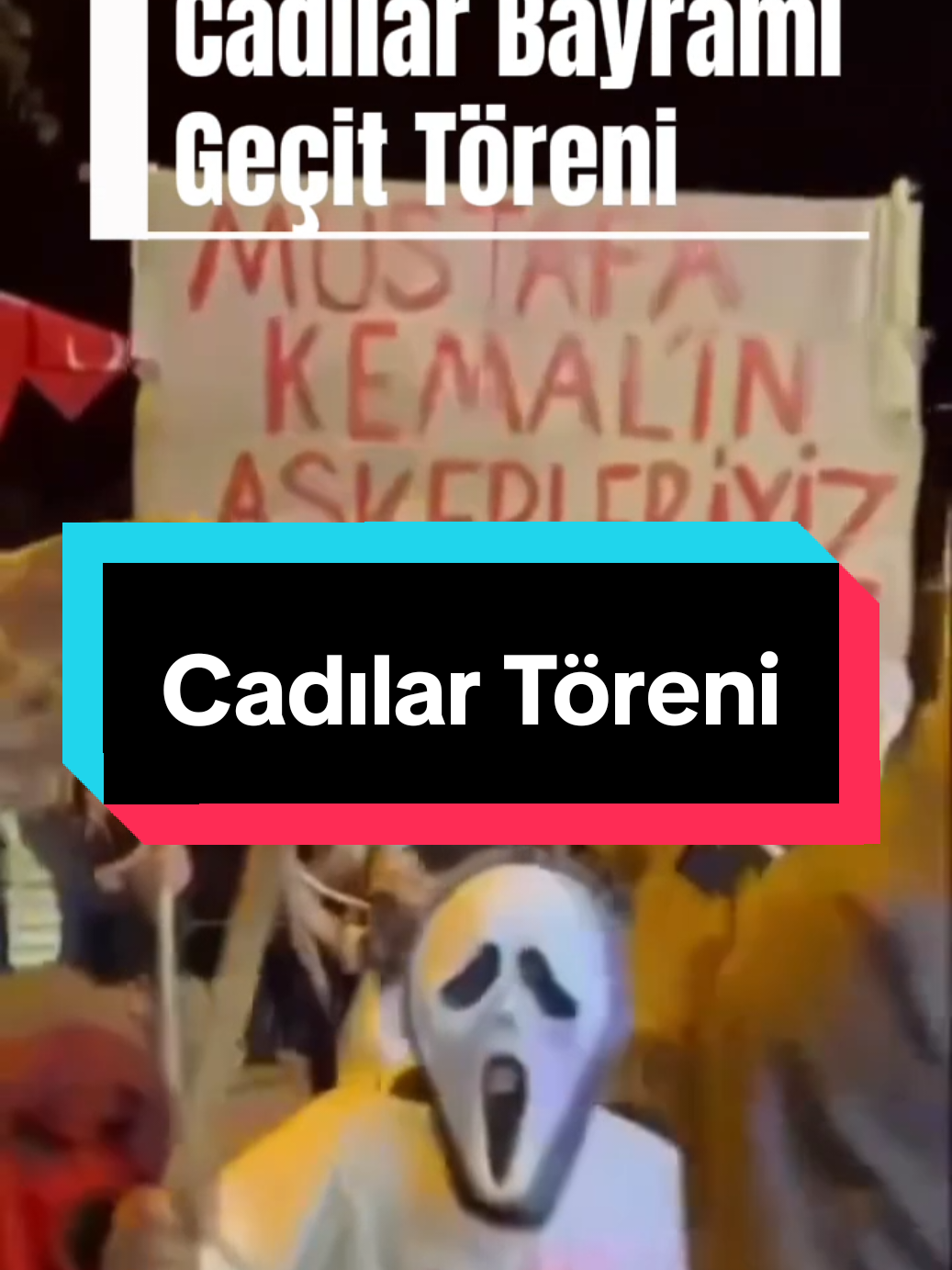 Türkiye'de tartışma konusu olan Cadılar Bayramı, 10. yıl marşı eşliğinde kostümlü bir grup tarafından yürüyüş yapılarak kutlandı.  #cadılarbayramı #hallowen #satanizm #kemalizm #kesfetedüş 