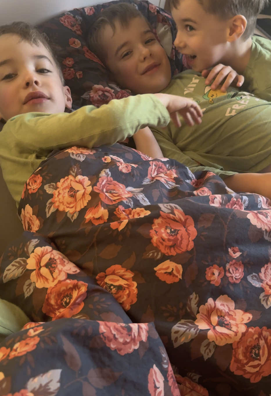 Доброе утро ☀️  #квадромама #четверняшки #семья #Love #мама #poland🇵🇱 #wroclaw #дети #family #loveyou #twins #boys #многодетные #mom #polska🇵🇱 #любовь #вроцлав 