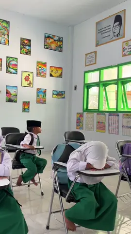 Kelas 1 emang unik banget ada aja gebrakannya 😅🤣#semangatberjuang #gurumenyenangkan ☺️#fypシ゚ 