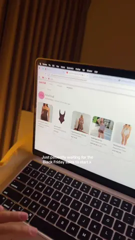 My bank account and I are both praying my whole wishlist comes on sale #girls #relatable #blackfriday