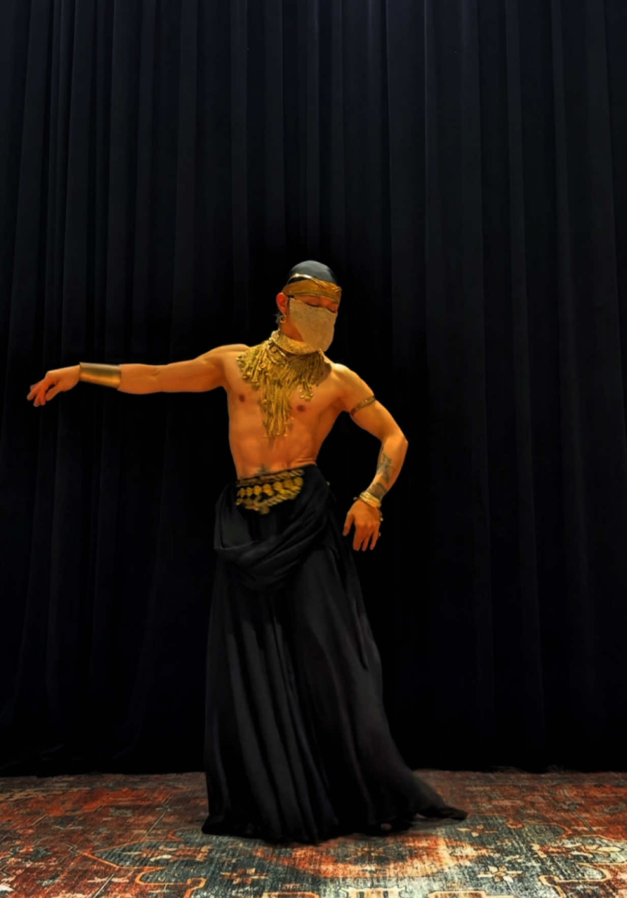 Enjoy the music, enjoy the dance.#bellydance #dance #肚皮舞 #东方舞 #muscle #腹肌 #肌肉 