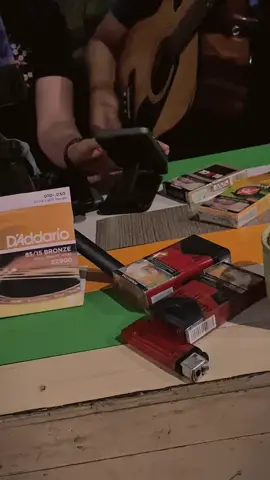 Yg pengen pake aksesoris samaan bisa cek kerkun/showcase manteman🙏🏻🥰 #takrela #nostalgia90an #coversong #sadstory #tongkrongan 