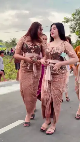 Kiwww bule Sumbawa😍🫶🏻#sasaklombok #dedaresasak #lombokvirall🌴🌴 #cewekcantik 