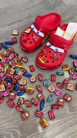 Crocs ô tô mcqueen của mình tặng kèm sticker luôn nha #crocs #xuhuongtiktok #xuhuong #crocsmcqueen #crocsbape 